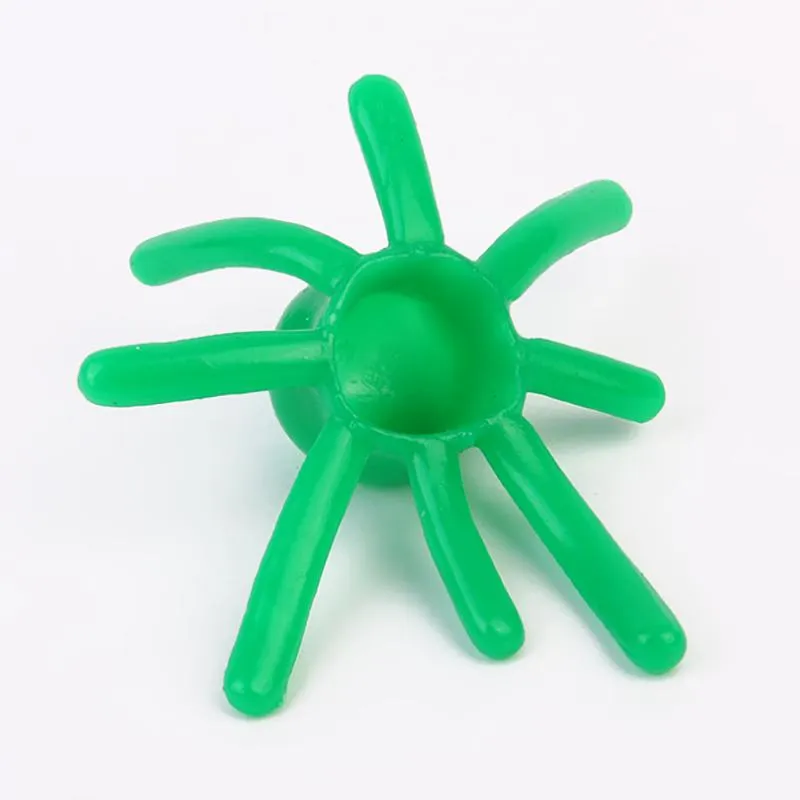 Cheapest Sticky Retractable Wall Climbing Vent Stretch Palm Children′s Toys